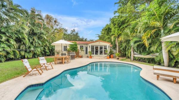 Dunnings Miami Shores, 41 NW 107th St, Miami Shores, Florida 33168, image 2