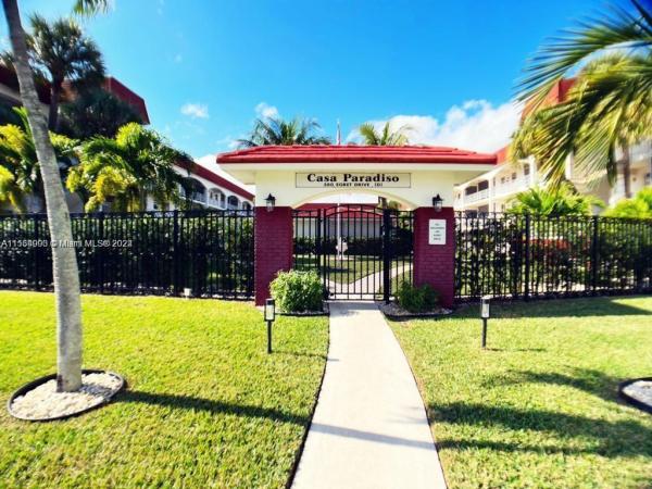 Casa Paradiso, 580 Egret Dr #302, Hallandale Beach, Florida 33009, image 1