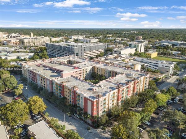 Valencia, 6001 SW 70th St #622, South Miami, Florida 33143, image 3