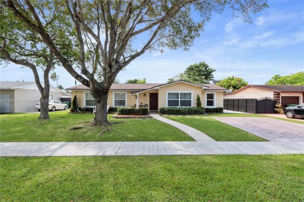Devon Aire Estates, 12430 SW 106th Ter, The Crossings, Florida 33186, image 1