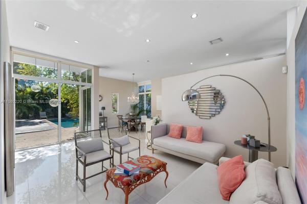 Durniers, 1884 SW 17th St, Miami, Florida 33145, image 1