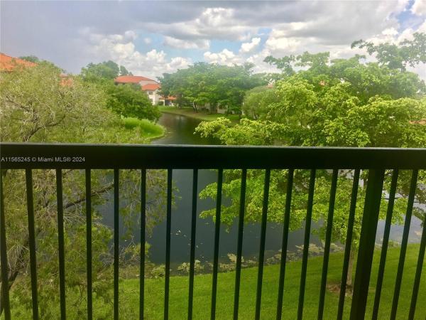 Villas De Venezia, 9897 Nob Hill Ln, Sunrise, Florida 33351, image 3