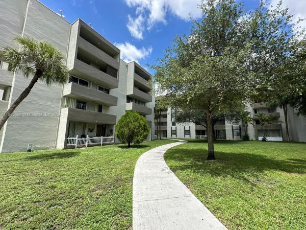 Samari Lake East, 10000 NW 80th Ct #2415, Hialeah Gardens, Florida 33016, image 3