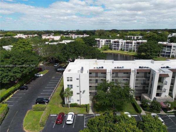 Pine Island Ridge, 9311 Orange Grove Dr #314, Davie, Florida 33324, image 2