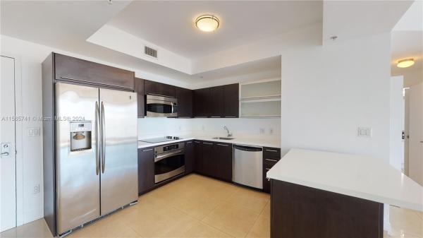 The Ivy At Riverfront, 90 SW 3rd St #4002, Miami, Florida 33130, image 2
