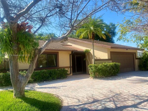 Saddlebrook, 18436 Spanish Isles Pl, Boca Raton, Florida 33496, image 1