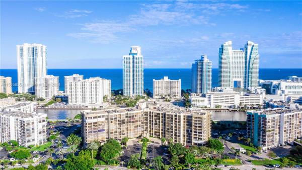 Towers Of Oceanview South, 600 Parkview Dr #718, Hallandale Beach, Florida 33009, image 1