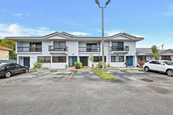 Patio Grande Townhomes, 10936 NW 7th St #1002, Fountainebleau, Florida 33172, image 1