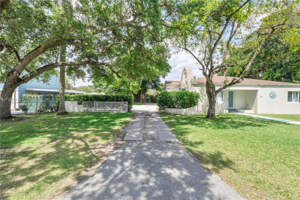 Spanish Court, 343 Menores Ave, Coral Gables, Florida 33134, image 1