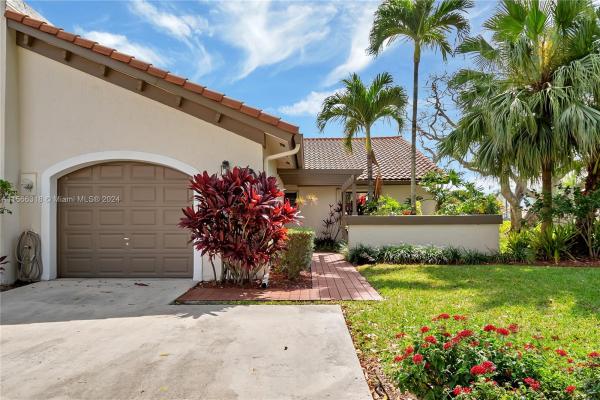 Kings Court West, 8585 SW 115th Ct, Kendall, Florida 33173, image 1