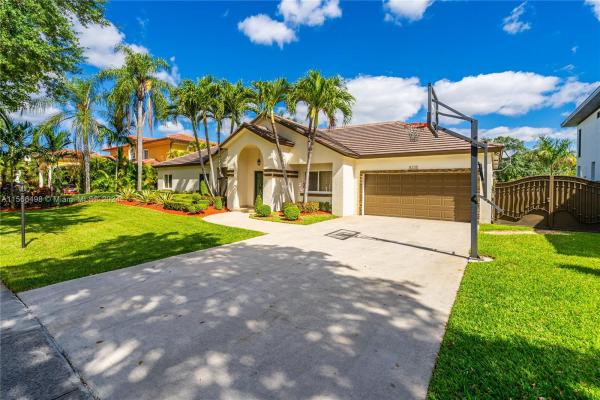 Royal Palm North, 8235 NW 157th Ter, Miami Lakes, Florida 33016, image 2