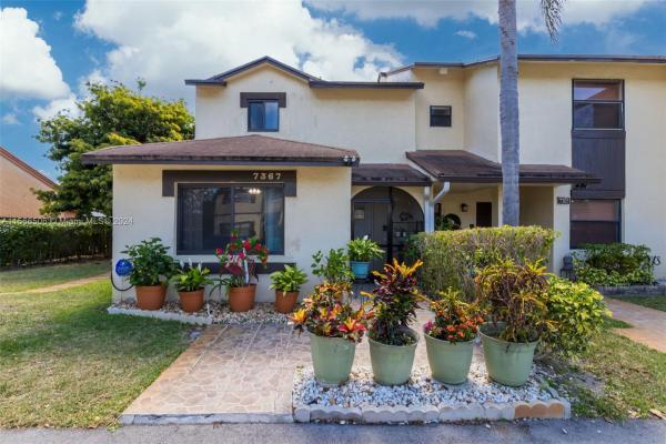 Townhomes Of Inverrary 32, 7367 NW 34th St, Lauderhill, Florida 33319, image 1