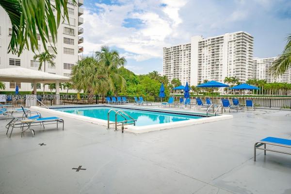 Commodore Plaza Tower, 2750 NE 183rd St #1107, Aventura, Florida 33160, image 3