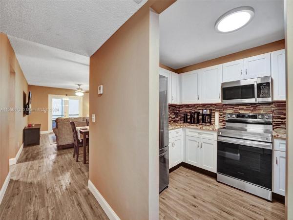 Live Oak Of Pine Island Ridge, 9450 Live Oak Pl #304, Davie, Florida 33324, image 3