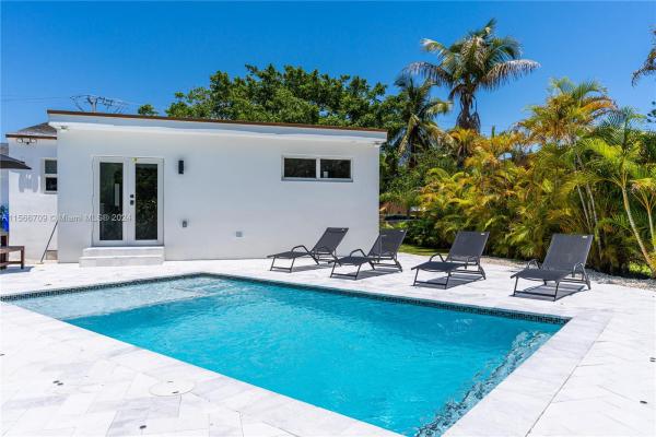 Brickell Estates, 990 SW 11th St, Miami, Florida 33129, image 1