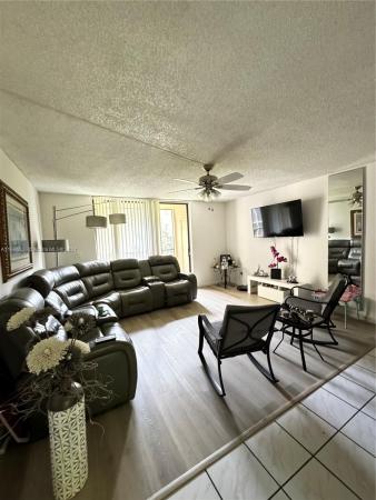 Fox Chase, 8615 NW 8th St #210, Fountainebleau, Florida 33126, image 3