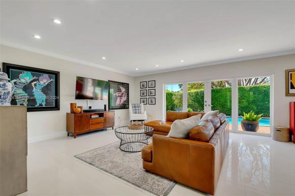Kendall Sunset Homes, 9300 SW 77th St, Sunset, Florida 33173, image 3