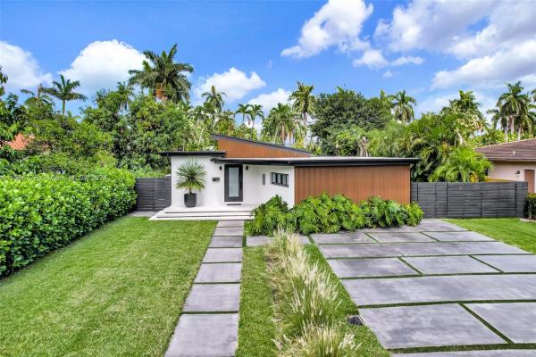 North Bay Island, 7531 W Miami View Dr, North Bay Village, Florida 33141, image 1
