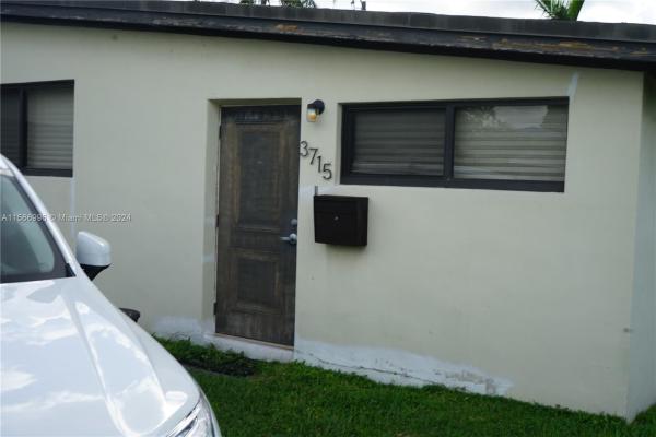 Tropical Highlands, 3715 SW 86th Ave, Westchester, Florida 33155, image 1