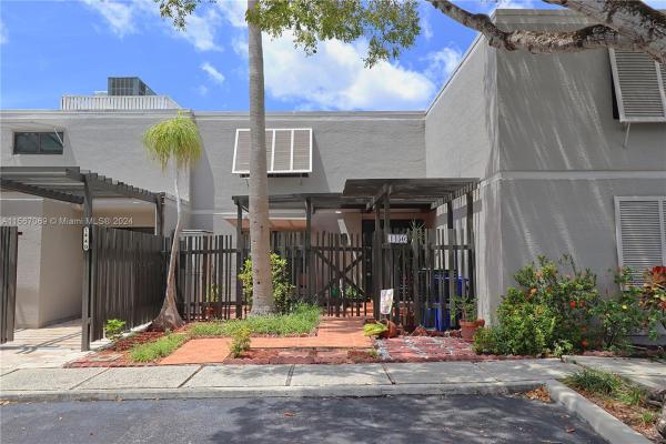 Villas Lakes, 1450 NW 112th Ter #1450, Pembroke Pines, Florida 33026, image 1