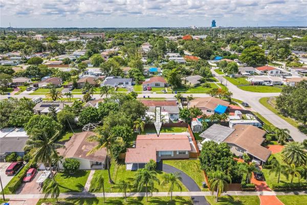 Fleetwood Manor, 6511 Hayes St, Hollywood, Florida 33024, image 3