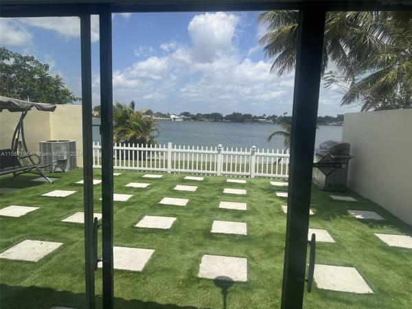 Townhomes Of Country Lake, 6285 NW 190th Ter #6285, Country Club, Florida 33015, image 3