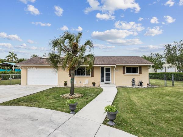 Century Royal Homes, 19325 SW 312th St, Redland, Florida 33030, image 1