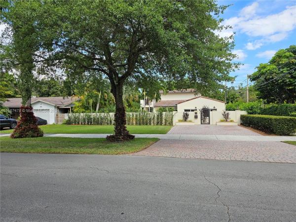 Country Club Estates, 183 South Dr, Miami Springs, Florida 33166, image 2