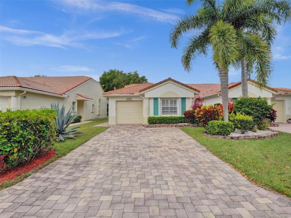 Floral Lakes, 15457 Lake Gardenia Pl, Delray Beach, Florida 33484, image 3
