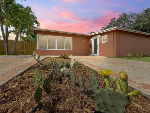Linwood Gardens, 6470 Perry St, Hollywood, Florida 33024, image 3