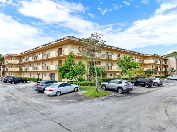 Berkley House Of Carriage Hills, 100 Berkley Rd #306, Hollywood, Florida 33024, image 1