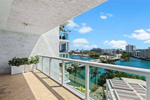 The Grand Venetian, 10 Venetian Way #605, Miami Beach, Florida 33139, image 2