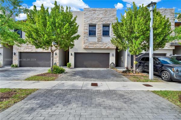 Summit At Park Central, 10561 NW 81st St #10561, Doral, Florida 33178, image 2