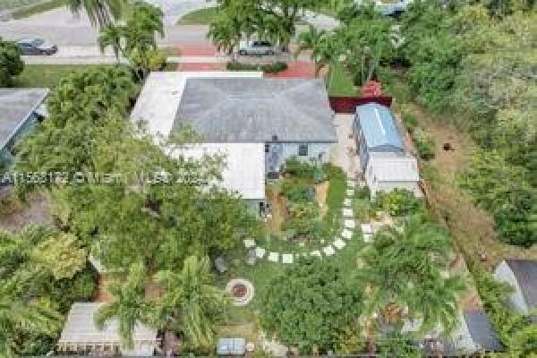 Biscayne Gardens, 1010 NW 147th St, Golden Glades, Florida 33168, image 3