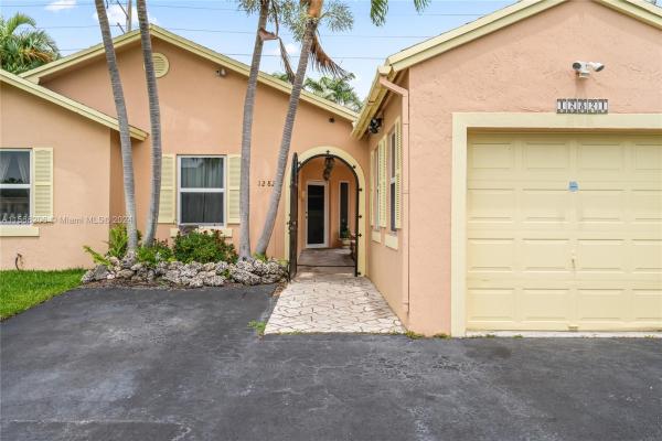 Princetonian By The Park, 12821 SW 248th Ter, Princeton, Florida 33032, image 3