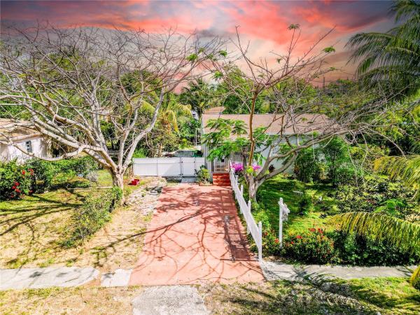 North Miami Beach Manor, 121 NE 171st Ter, North Miami Beach, Florida 33162, image 3