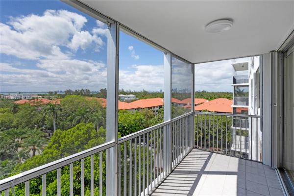 Island Breakers, 150 Ocean Lane Dr #8C, Key Biscayne, Florida 33149, image 3