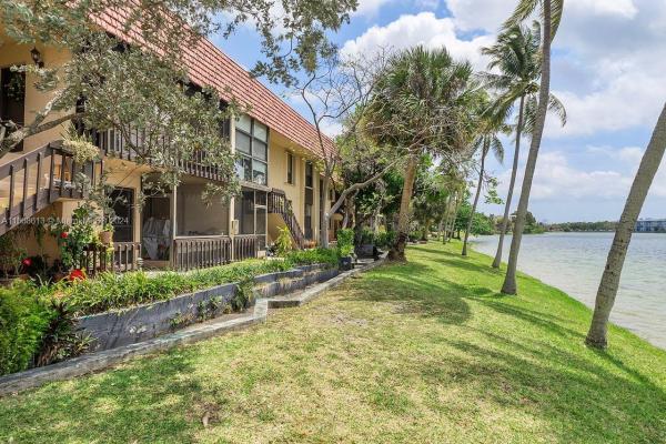 Northlake Village At The California Club, 770 NE 199th St #107F, Ives Estates, Florida 33179, image 3