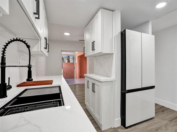 Biltmore Club Villas, 2421 NW 11th St #20B, Miami, Florida 33125, image 1