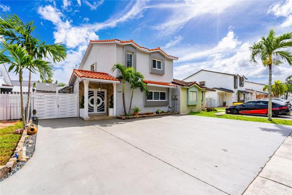 Kendale Royal, 8101 SW 149th Ave, Kendall West, Florida 33193, image 1