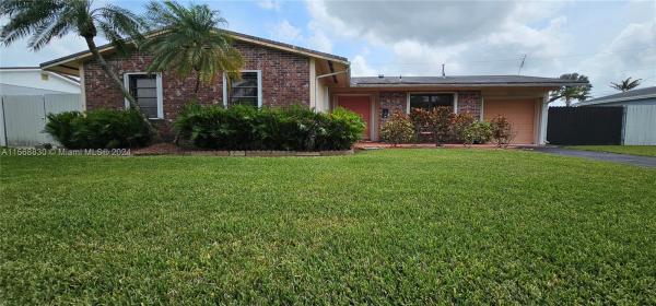 Bel Aire, 9816 SW 193rd St, Cutler Bay, Florida 33157, image 2