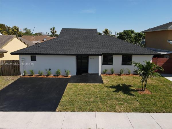 Oak Park Estates, 12421 SW 203rd St, South Miami Heights, Florida 33177, image 1