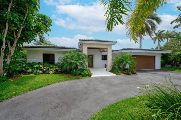 Pompano Isles, 2456 SE 10th St, Pompano Beach, Florida 33062, image 1