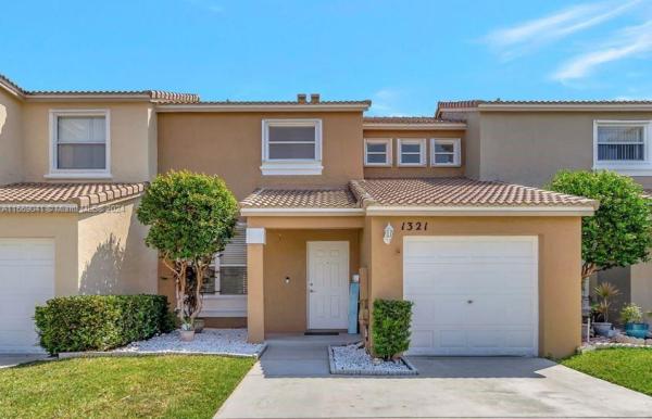 Park Crossing, 1321 NW 154th Ave, Pembroke Pines, Florida 33028, image 1