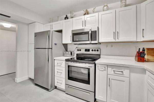 Villa Dorada, 20381 NE 30th Ave #124-7, Aventura, Florida 33180, image 2