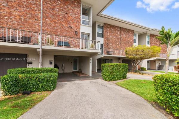 Country Club Of Miami, 6805 Brookline Dr #6805, Hialeah, Florida 33015, image 1