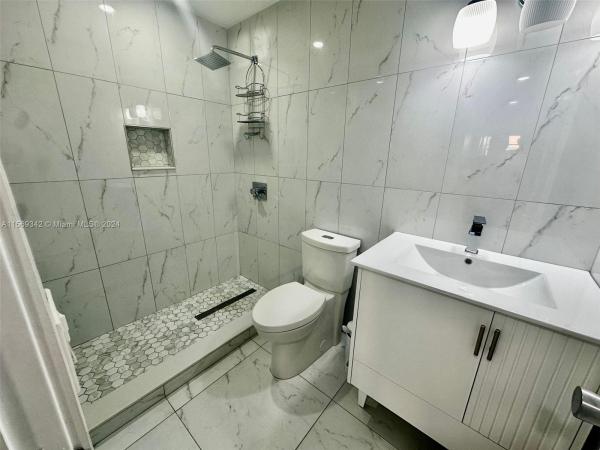 South Winds, 9390 W Flagler St #221B, Fountainebleau, Florida 33174, image 2