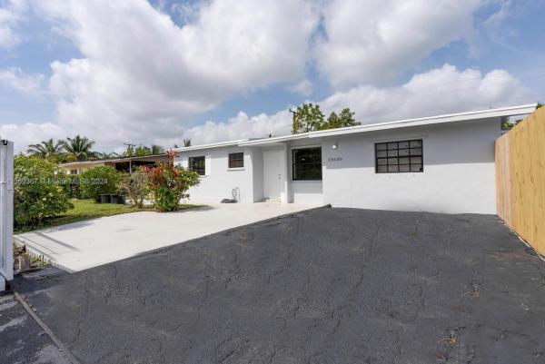 Pleasure Village, 28530 SW 143rd Ct, Leisure City, Florida 33033, image 3