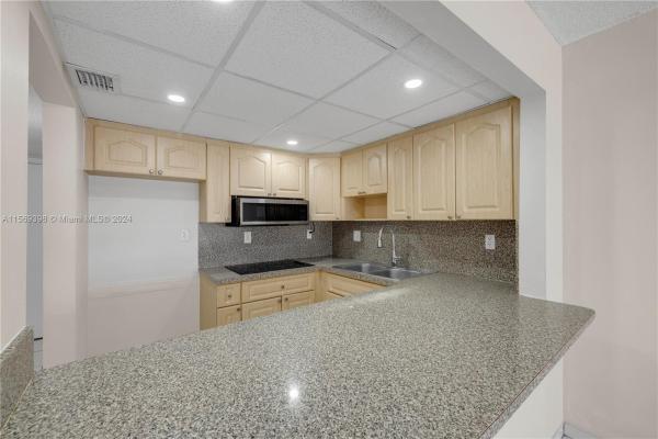 St Andrews Court, 1555 W 44th Pl #110C, Hialeah, Florida 33012, image 1