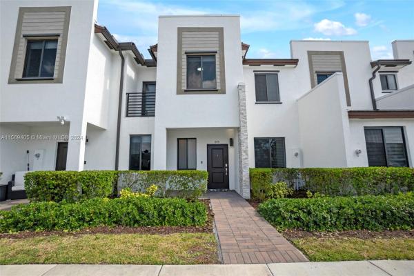 Paseos At Via Ventura, 645 NE 208th Ter, Ives Estates, Florida 33179, image 1